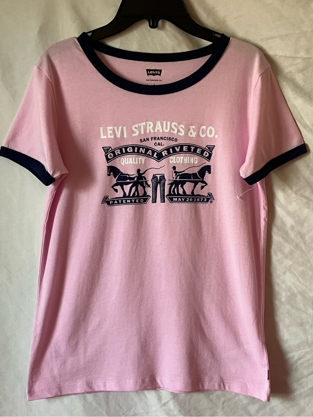 Levi's Girls Pink Tee with Navy Trim and Logo Graphic size L.